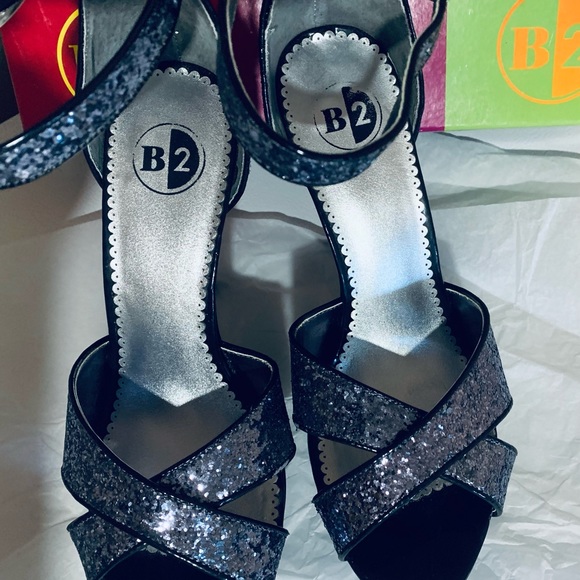 B2 New KALAIS Shoes - Picture 2 of 7